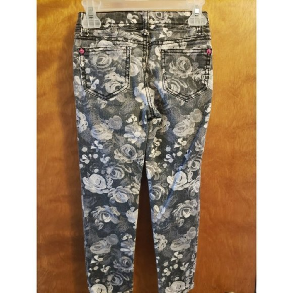 Girls Cherokee Super Skinny Black/Gray with a Rose Motif pants Size‎ 6
